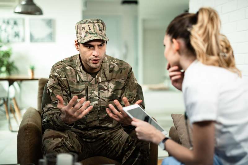 Militar acude a psicólogos Móstoles tras sufrir estrés postraumático
